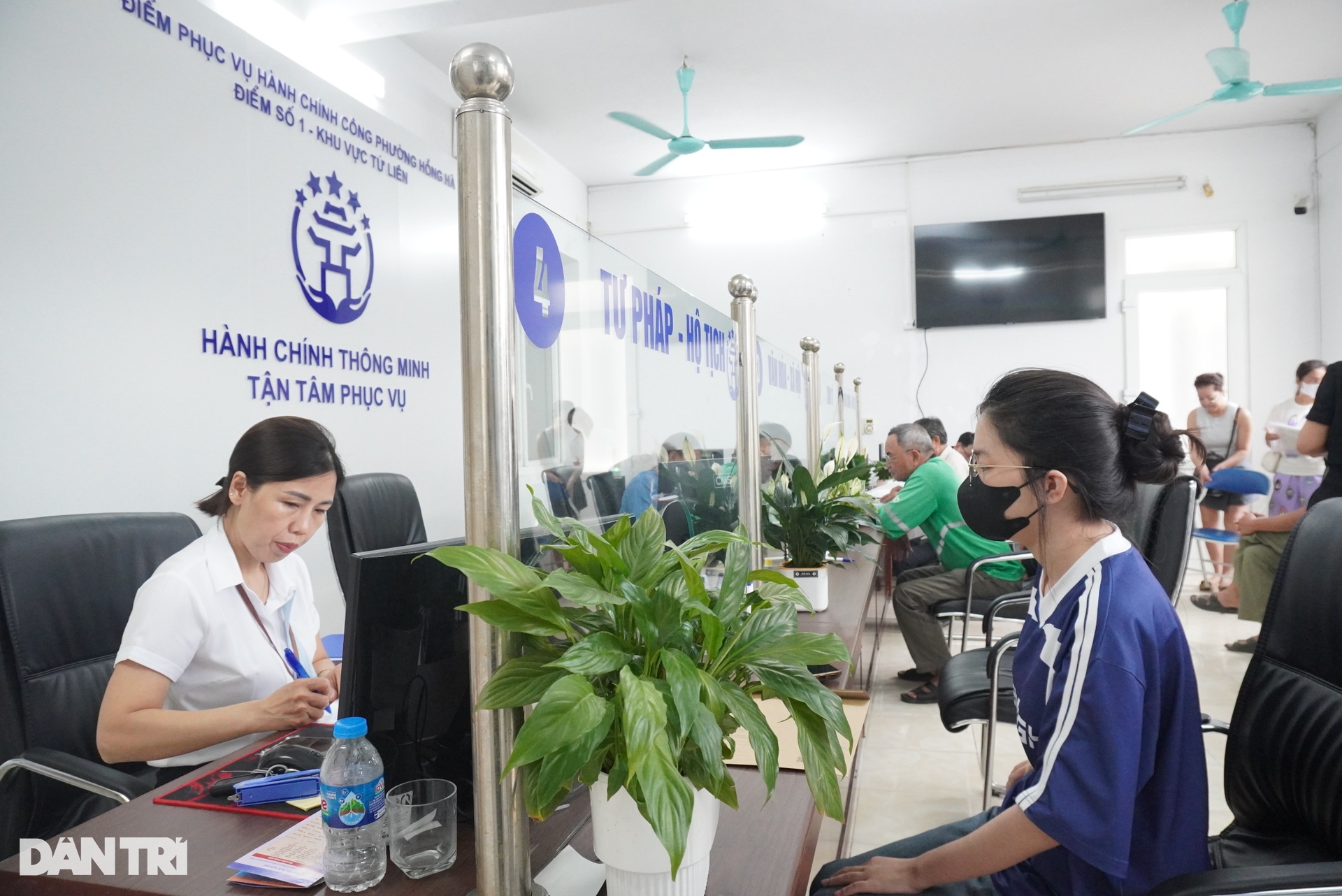 Công chức phường lớn nhất Hà Nội nhận lượng việc tăng cấp số nhân - 3 Công chức phường lớn nhất Hà Nội nhận lượng việc tăng cấp số nhân - 3