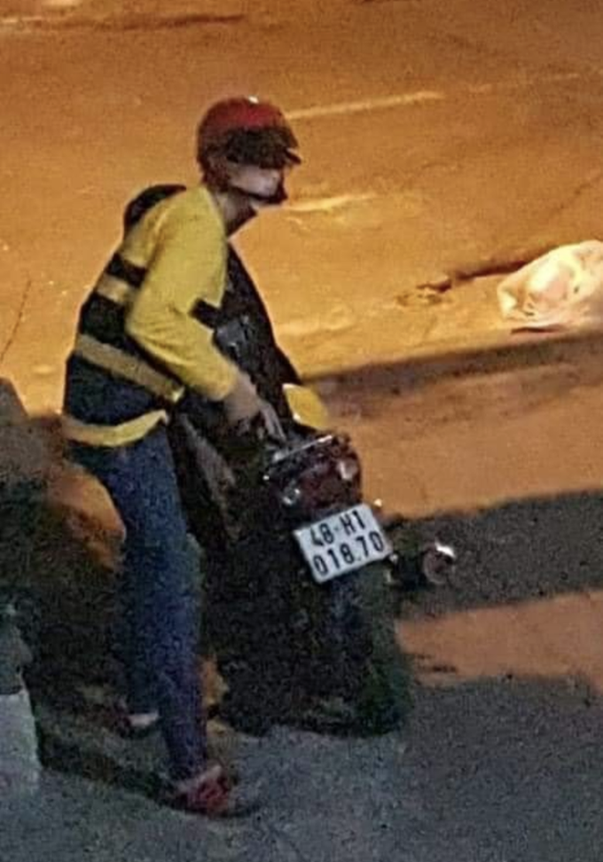 Thực hư việc thanh niên mặc áo hãng xe công nghệ beGroup uy hiếp, cưỡng bức cô gái trong hẻm ở TP.HCM - Ảnh 3. Thực hư việc thanh niên mặc áo hãng xe công nghệ beGroup uy hiếp, cưỡng bức cô gái trong hẻm ở TP.HCM - Ảnh 3.