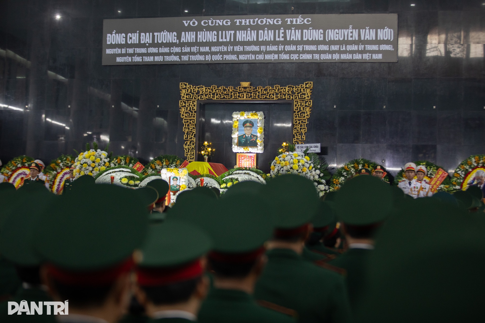 Lãnh đạo Đảng, Nhà nước tiễn đưa Đại tướng Lê Văn Dũng về nơi an nghỉ - 11 Lãnh đạo Đảng, Nhà nước tiễn đưa Đại tướng Lê Văn Dũng về nơi an nghỉ - 11