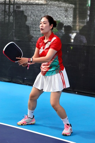 Hà Hương “Phía trước là bầu trời” được chồng ủng hộ, tự tin chơi pickleball - 7