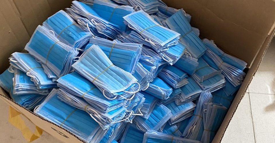 Bắt xe tải vận chuyển gần 1 triệu chiếc khẩu trang không rõ nguồn gốc - 1 Bắt xe tải vận chuyển gần 1 triệu chiếc khẩu trang không rõ nguồn gốc - 1