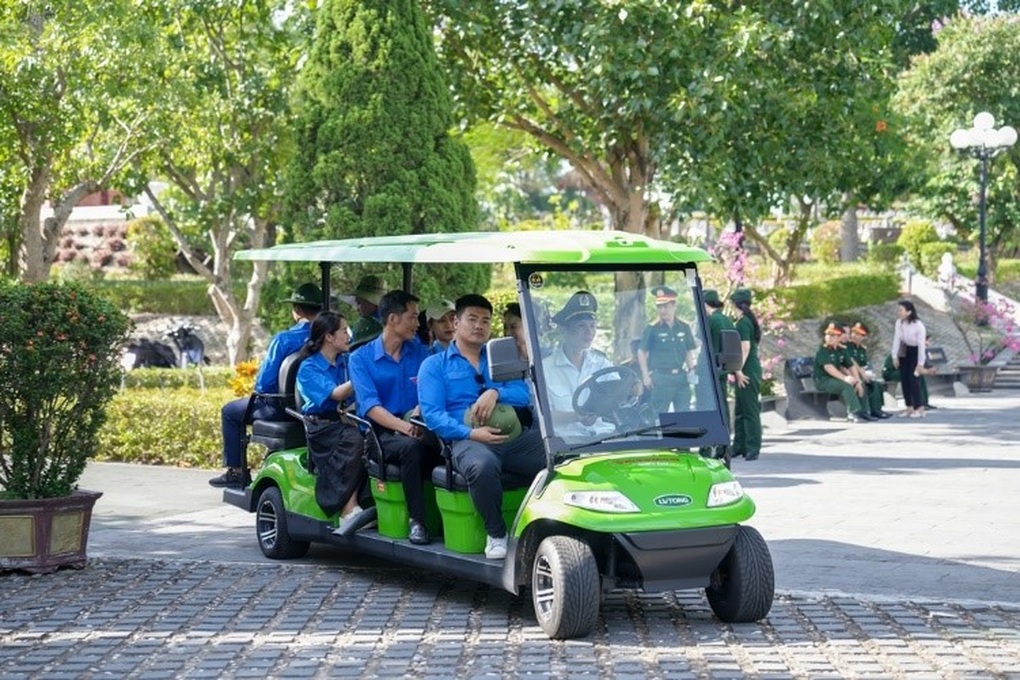 Tập đoàn TNG Holdings Vietnam tặng quà, tri ân các cựu thanh niên xung phong - 3 Tập đoàn TNG Holdings Vietnam tặng quà, tri ân các cựu thanh niên xung phong - 3