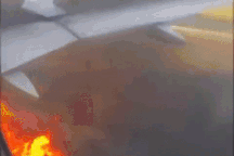 Máy bay Mỹ bốc cháy ngùn ngụt trên đường băng