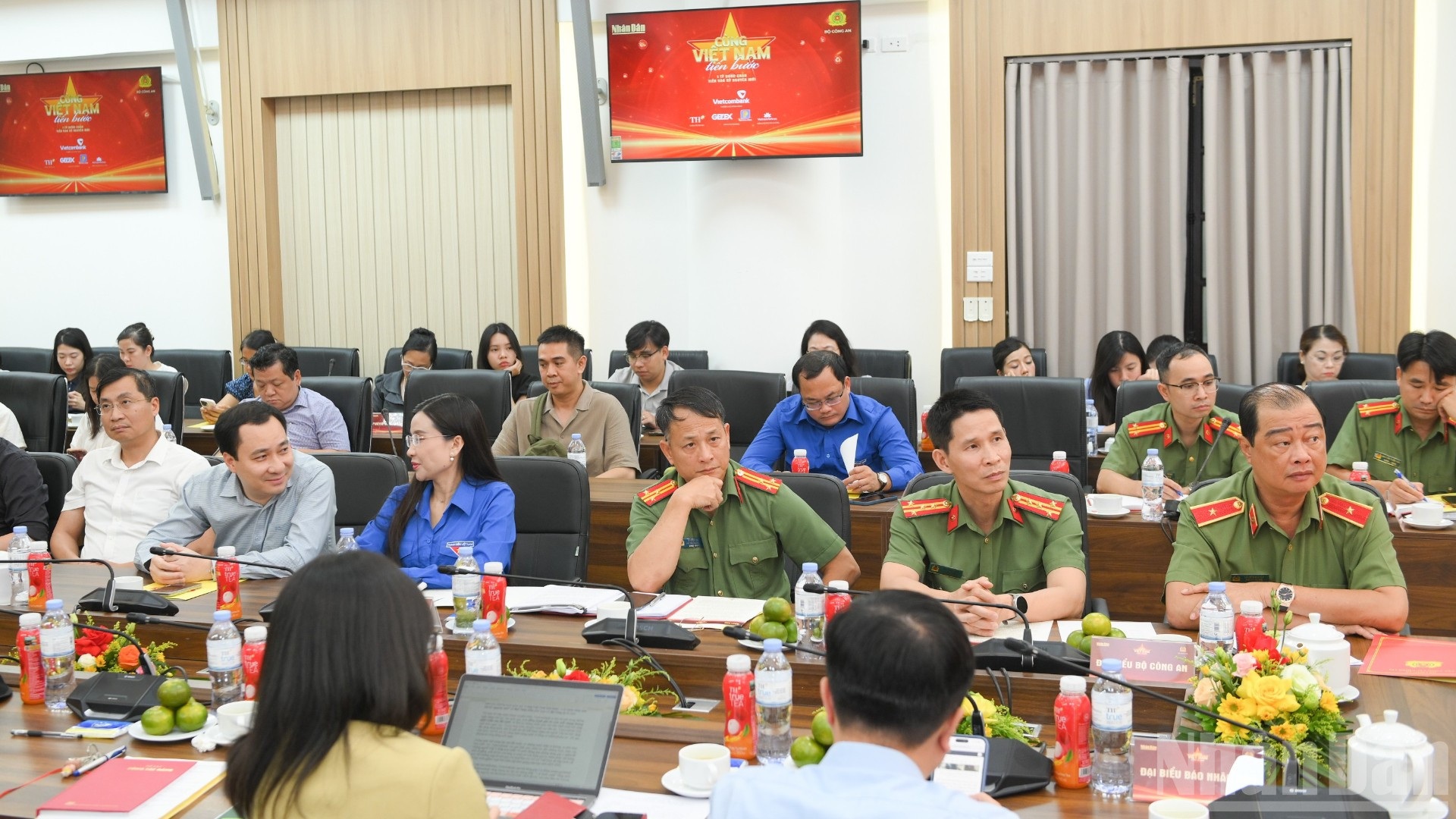 Cùng Việt Nam tiến bước: Lan tỏa những giá trị chưa từng có tiền lệ - 1 Cùng Việt Nam tiến bước: Lan tỏa những giá trị chưa từng có tiền lệ - 1