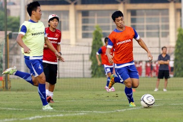 Công Vinh, Công Phượng quyết ghi điểm với HLV Miura