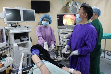 Bị khối bã khổng lồ trong dạ dày vì kết hợp thuốc bột với loại quả yêu thích của người Việt