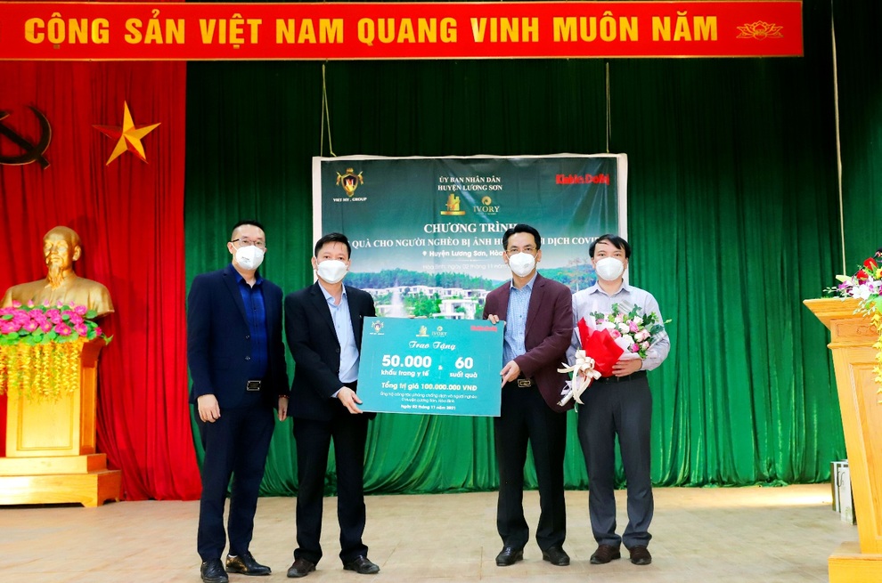 Tập đoàn Việt Mỹ tặng quà đồng bào nghèo tại huyện Lương Sơn Hòa Bình - 3 Tập đoàn Việt Mỹ tặng quà đồng bào nghèo tại huyện Lương Sơn Hòa Bình - 3