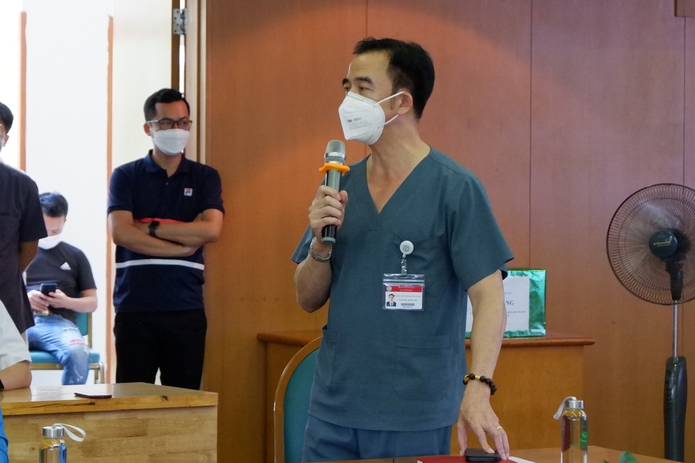 Gần 200 y bác sĩ Bệnh viện Bạch Mai lên đường chi viện TPHCM - 2 Gần 200 y bác sĩ Bệnh viện Bạch Mai lên đường chi viện TPHCM - 2