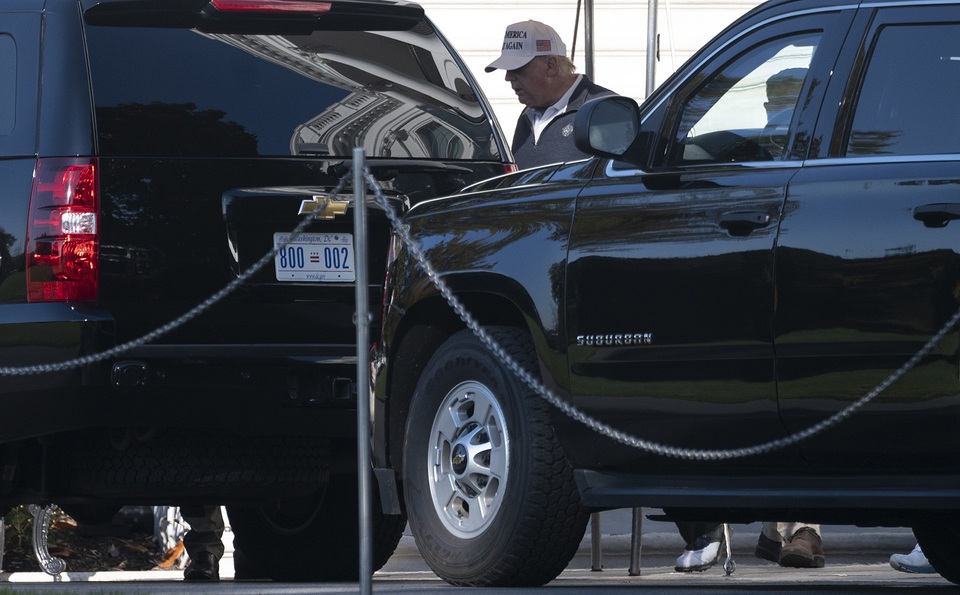 Ông Trump đi chơi golf, liên tục phàn nàn về gian lận bầu cử - 1 Ông Trump đi chơi golf, liên tục phàn nàn về gian lận bầu cử - 1