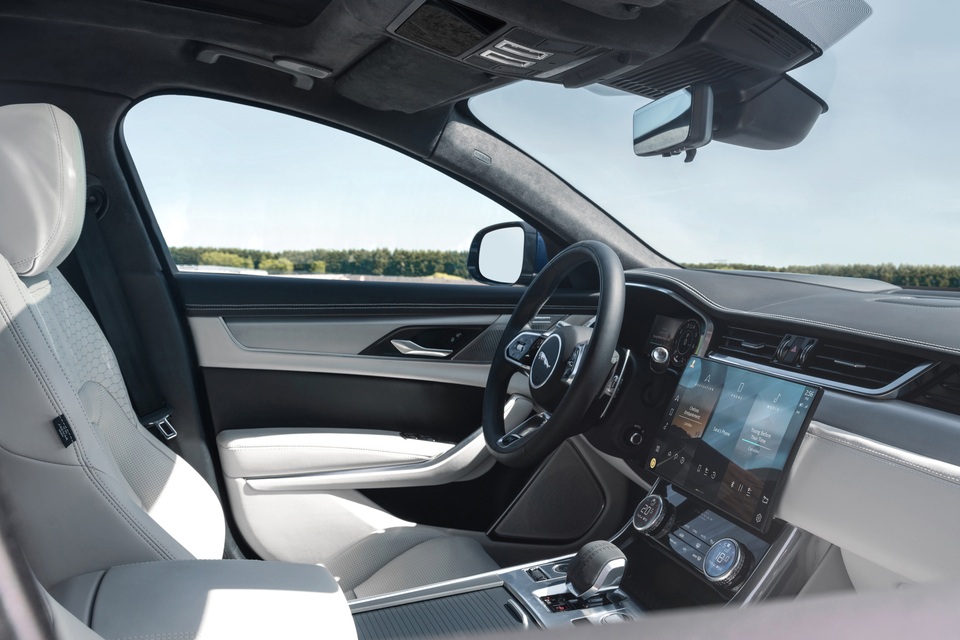 Jaguar XF 2021 đã sẵn sàng, thêm lựa chọn trong phân khúc sedan hạng sang - 15 Jaguar XF 2021 đã sẵn sàng, thêm lựa chọn trong phân khúc sedan hạng sang - 15