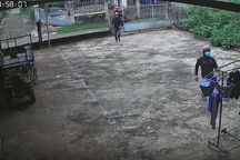 "Ngán ngẩm" cảnh nhóm thanh niên xông vào nhà dân trộm… quần jean