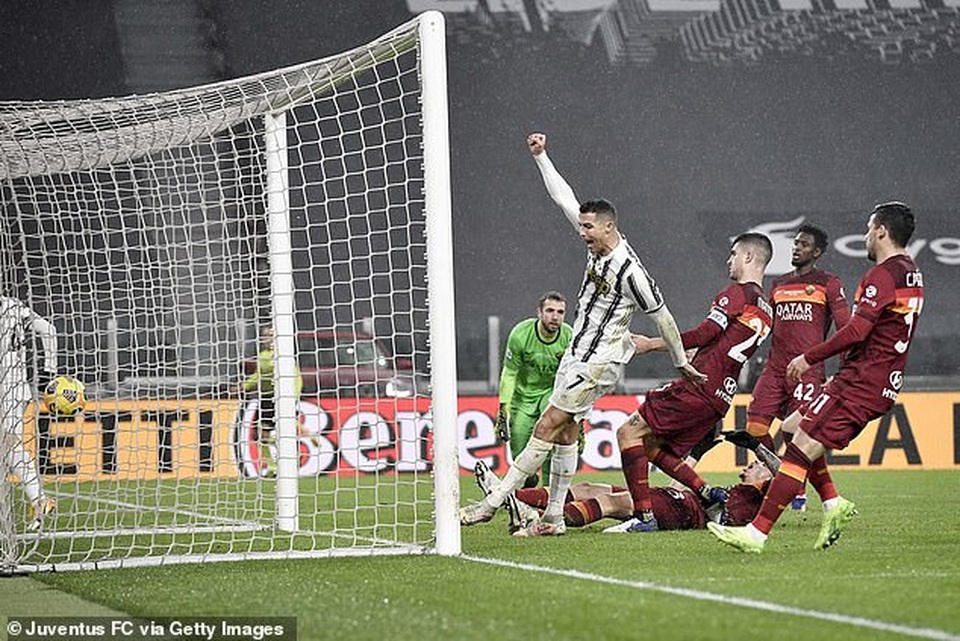 C.Ronaldo nổ súng, Juventus xuất sắc hạ gục AS Roma - 4 C.Ronaldo nổ súng, Juventus xuất sắc hạ gục AS Roma - 4