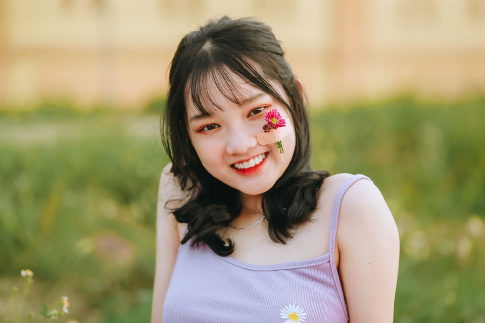 Nữ tình nguyện viên phố núi gây thương nhớ trong kỳ thi tốt nghiệp THPT - 9 Nữ tình nguyện viên phố núi gây thương nhớ trong kỳ thi tốt nghiệp THPT - 9