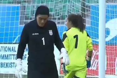 Loạt sút luân lưu trong trận đấu giữa 2 đội tuyển bóng đá nữ Iran - Jordan