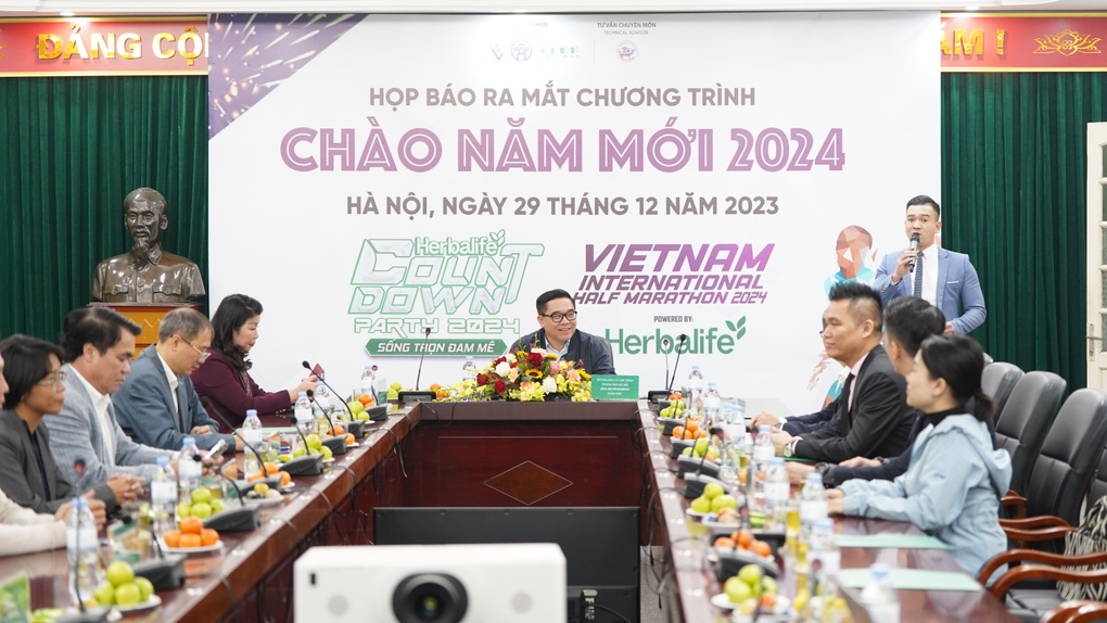 Nguyễn Thị Oanh dự giải bán Marathon Quốc tế Việt Nam 2024 - 1 Nguyễn Thị Oanh dự giải bán Marathon Quốc tế Việt Nam 2024 - 1