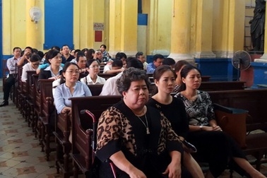 Lái xe chở tiền tới thẳng phòng Hứa Thị Phấn