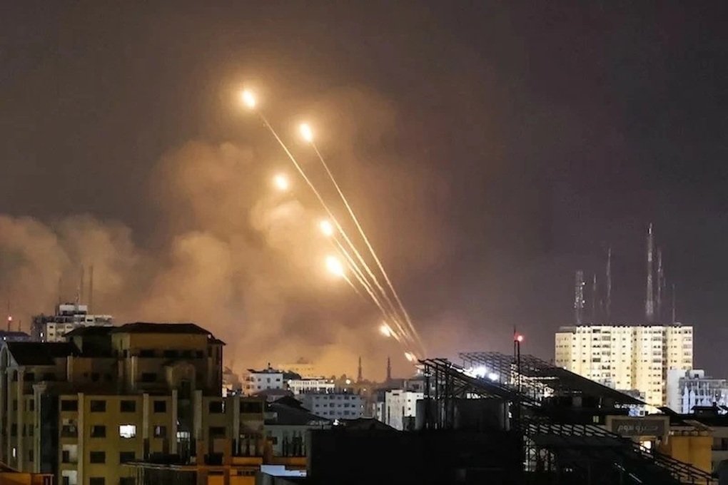Hezbollah lần đầu dùng tên lửa dẫn đường tấn công Israel - 1 Hezbollah lần đầu dùng tên lửa dẫn đường tấn công Israel - 1