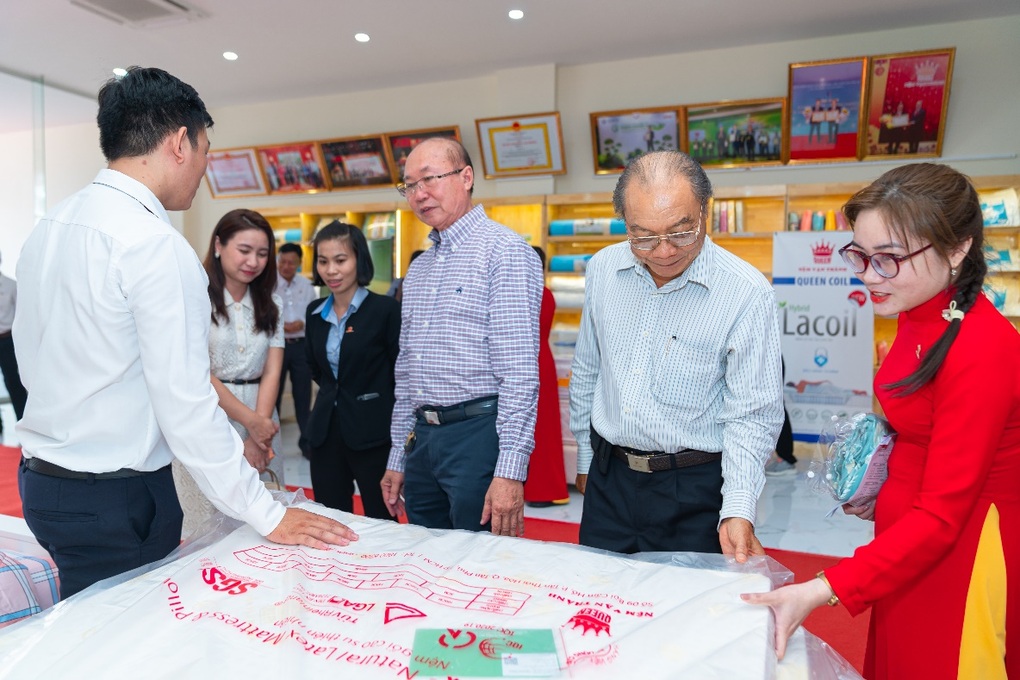 Nệm Vạn Thành mở rộng chuỗi cửa hàng - 2 Nệm Vạn Thành mở rộng chuỗi cửa hàng - 2