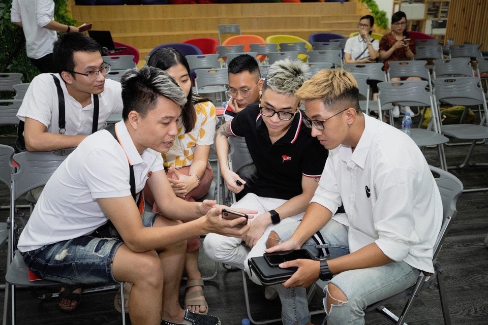 Đột nhập lớp học “thực chiến facebook” của thầy giáo 9x, cần chuẩn bị gì cho xu hướng bán hàng tiếp tục hot trong 2020? - 5 Đột nhập lớp học “thực chiến facebook” của thầy giáo 9x, cần chuẩn bị gì cho xu hướng bán hàng tiếp tục hot trong 2020? - 5