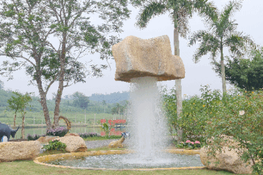 Khám phá "hòn đá bay" ở thung lũng hoa Phủ Quỳ