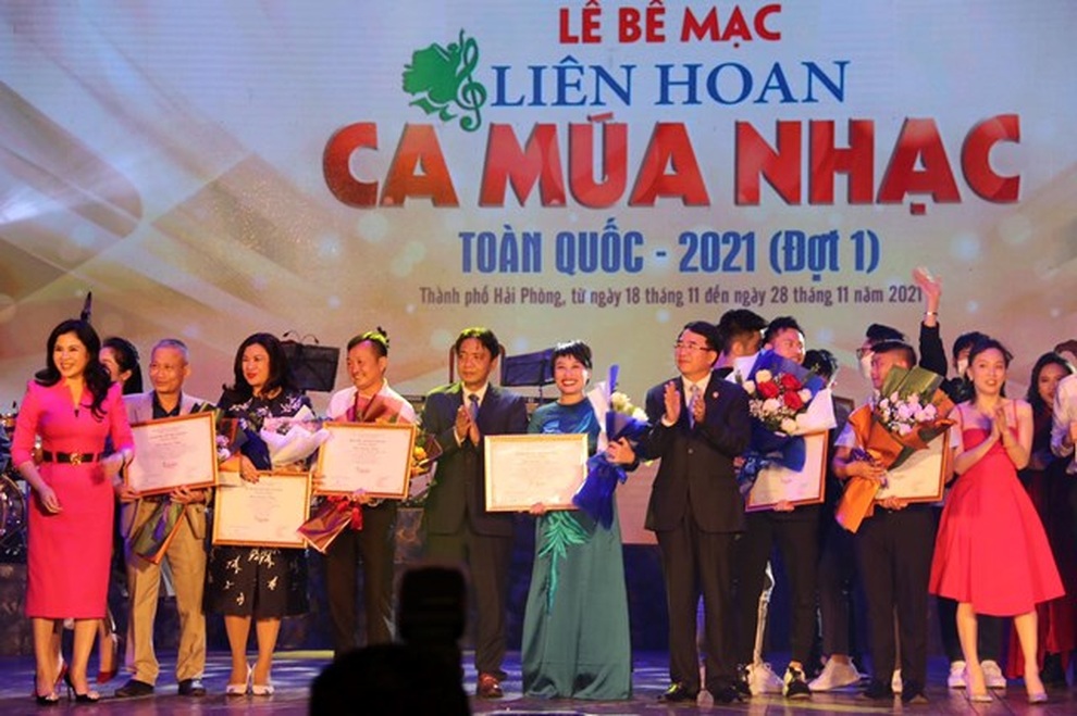 Bế mạc Liên hoan Ca Múa Nhạc toàn quốc - 1 Bế mạc Liên hoan Ca Múa Nhạc toàn quốc - 1