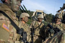 Điều quân sát biên giới Nga: NATO lôi Moskva vào xung đột?