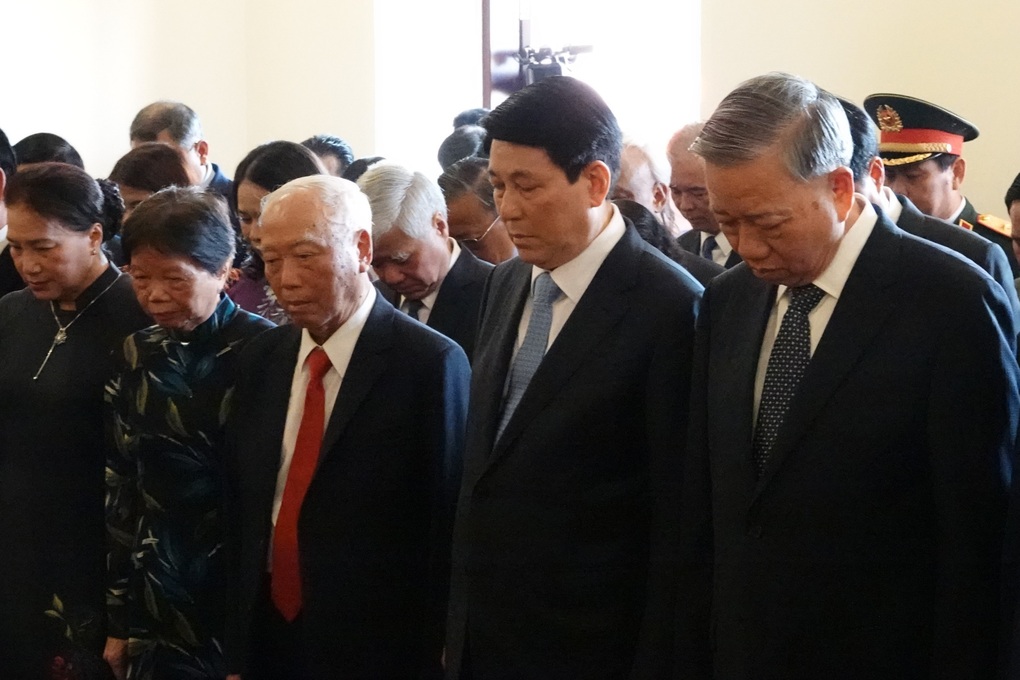 Tổng Bí thư cùng lãnh đạo Đảng, Nhà nước dâng hương Chủ tịch Hồ Chí Minh - 3 Tổng Bí thư cùng lãnh đạo Đảng, Nhà nước dâng hương Chủ tịch Hồ Chí Minh - 3
