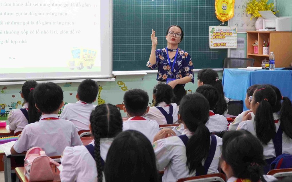 Đề xuất cách tính lương dạy thêm giờ mới cho giáo viên, áp dụng ngay - 2 Đề xuất cách tính lương dạy thêm giờ mới cho giáo viên, áp dụng ngay - 2