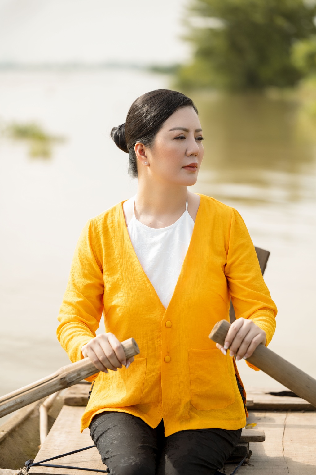 Đinh Hiền Anh hát Lẻ loi câu ví tôn vinh nét đẹp phụ nữ Việt thời xưa - 1 Đinh Hiền Anh hát Lẻ loi câu ví tôn vinh nét đẹp phụ nữ Việt thời xưa - 1
