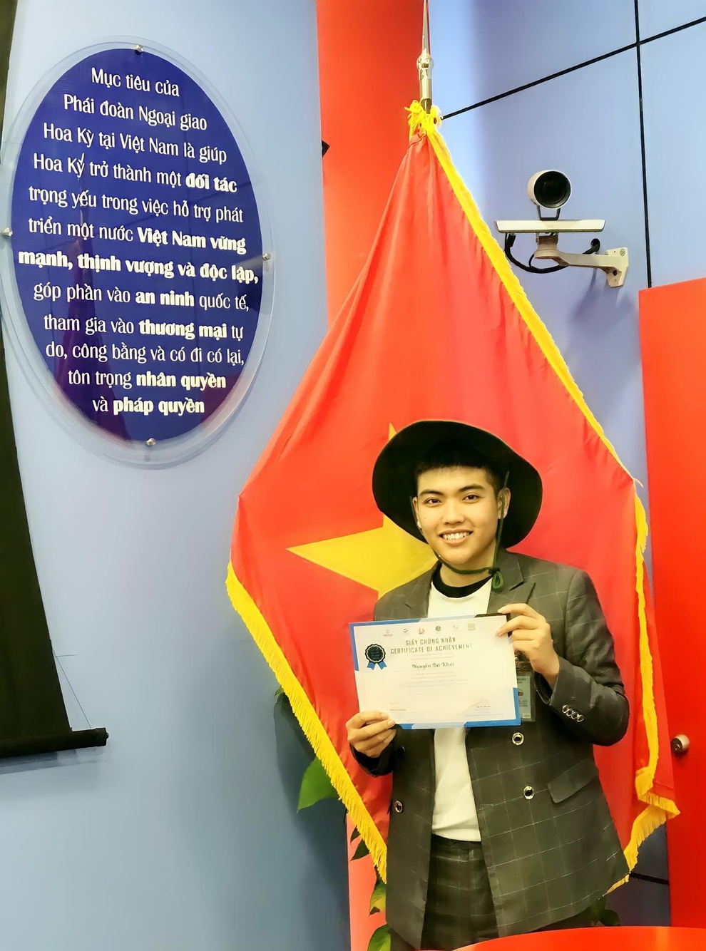 Sinh viên xuất sắc Nguyễn Bá Khải: Tuổi trẻ là cống hiến, tạo ra hạnh phúc - 7 Sinh viên xuất sắc Nguyễn Bá Khải: Tuổi trẻ là cống hiến, tạo ra hạnh phúc - 7