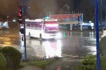 Nổi bật tuần qua: Xe container chuyển hướng ẩu, tông ngang hông xe khách