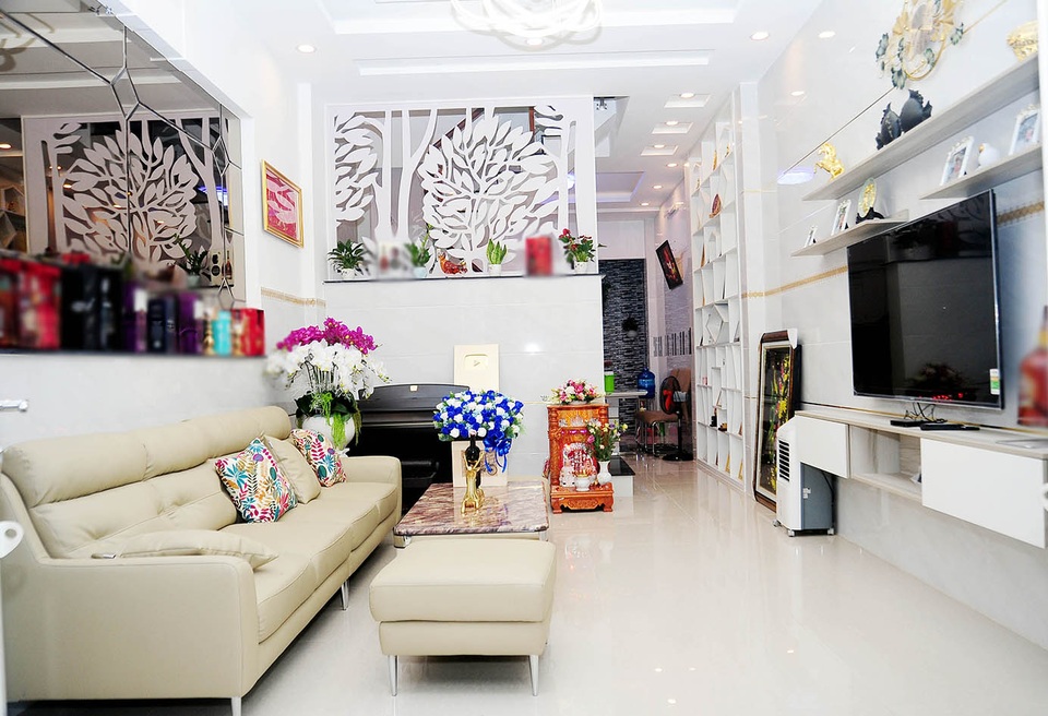 Cận cảnh nhà 7 tỷ đồng của ca sĩ Hồ Việt Trung - 4 Cận cảnh nhà 7 tỷ đồng của ca sĩ Hồ Việt Trung - 4