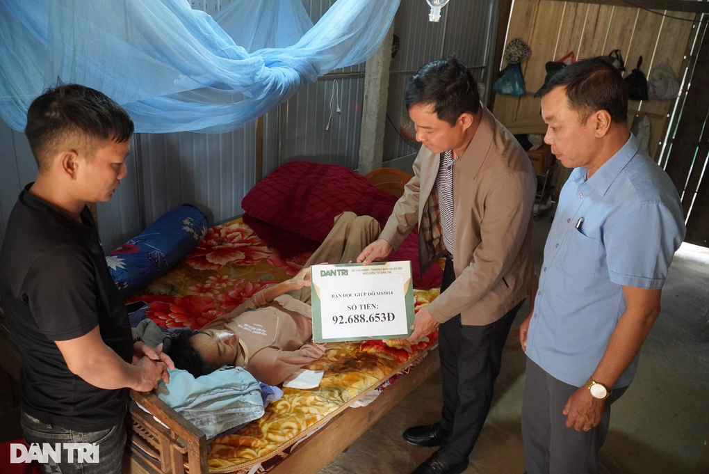 Người mẹ ung thư, con 8 tuổi bơ vơ được giúp đỡ hơn 210 triệu đồng - 1 Người mẹ ung thư, con 8 tuổi bơ vơ được giúp đỡ hơn 210 triệu đồng - 1
