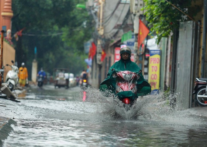 Dự báo thời tiết ngày 13/9: Hà Nội có mưa rào và dông khắp thành phố - Ảnh 1.