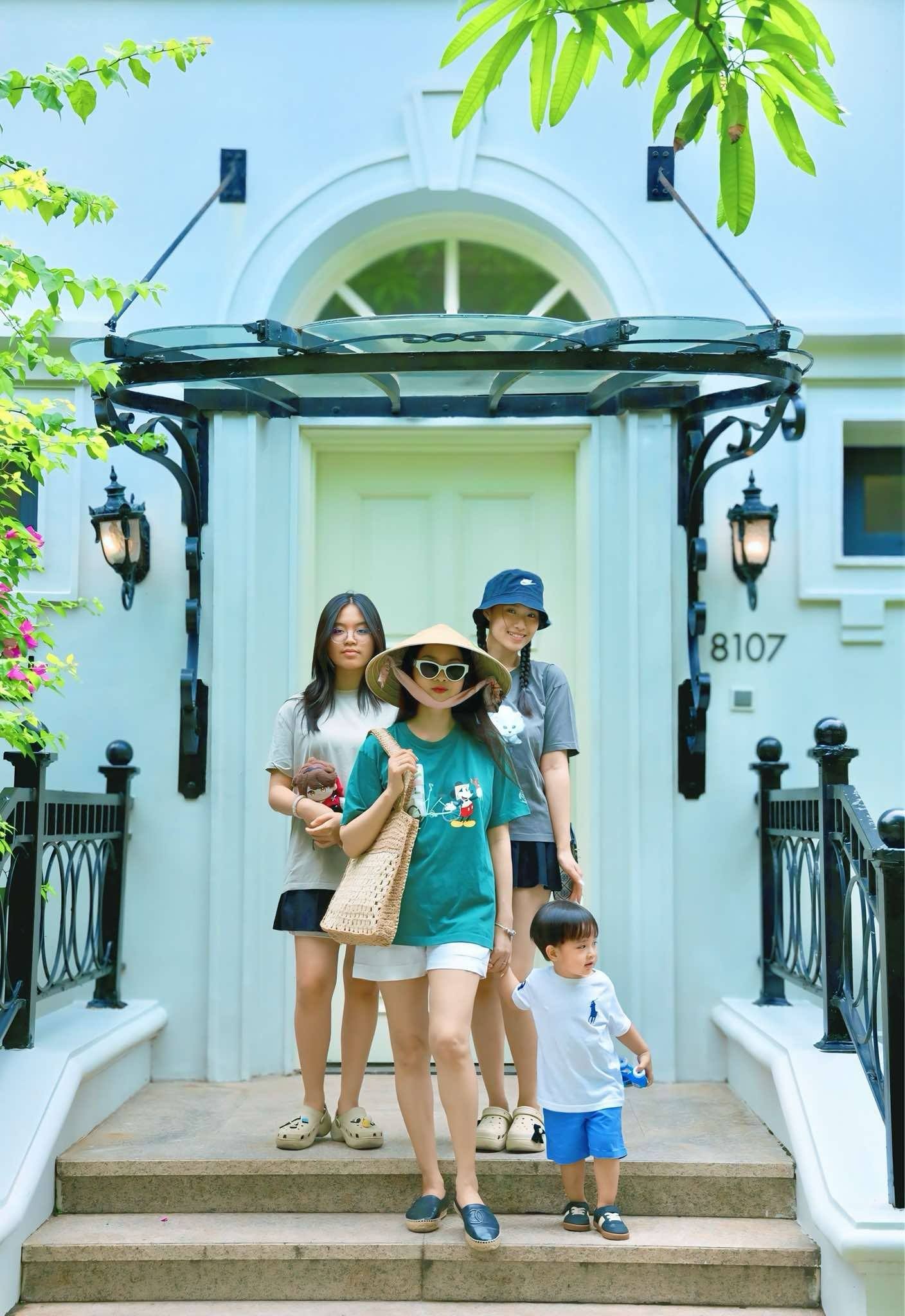 NSND Mai Hoa nói về danh xưng Nữ hoàng nhạc phim, hạnh phúc ở tuổi 50 - 4 NSND Mai Hoa nói về danh xưng Nữ hoàng nhạc phim, hạnh phúc ở tuổi 50 - 4
