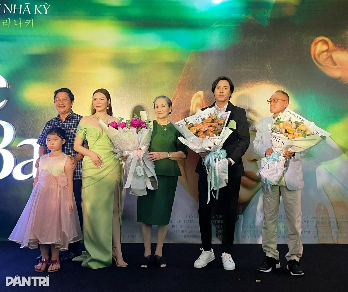 Soi nhan sắc của Lý Nhã Kỳ khi xuất hiện cạnh tài tử Han Jae Suk - 1 Soi nhan sắc của Lý Nhã Kỳ khi xuất hiện cạnh tài tử Han Jae Suk - 1