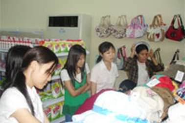 Khai trương khu dịch vụ công cộng cho sinh viên