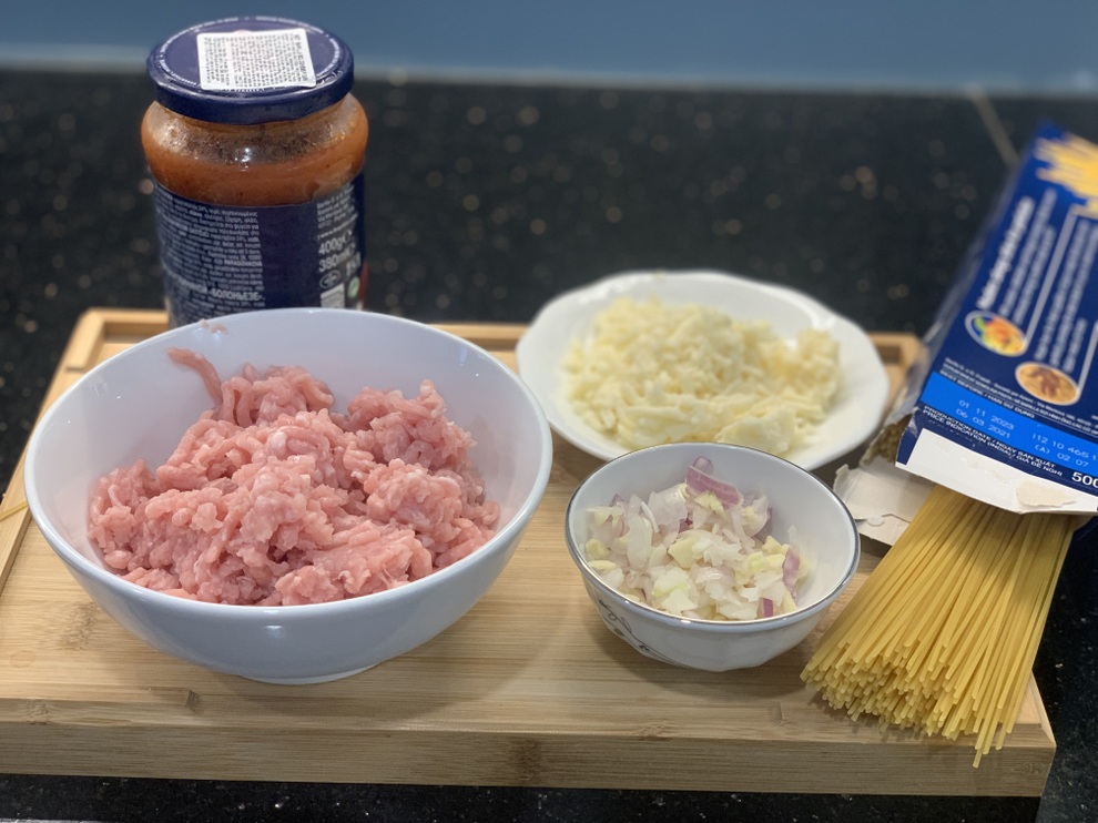 Vào bếp ngày giãn cách: Mỳ spaghetti biến tấu với thịt heo bằm - 1 Vào bếp ngày giãn cách: Mỳ spaghetti biến tấu với thịt heo bằm - 1