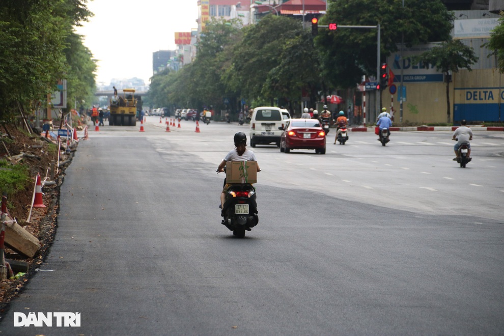 Diện mạo mới đường Liễu Giai - Văn Cao sau khi được mở rộng thêm 4 làn xe - 6 Diện mạo mới đường Liễu Giai - Văn Cao sau khi được mở rộng thêm 4 làn xe - 6