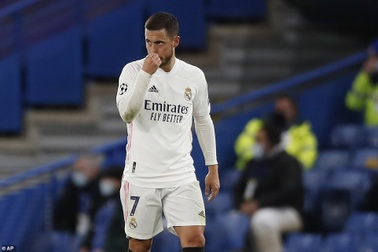 Nụ cười Eden Hazard và cái tát vào niềm kiêu hãnh của Real Madrid