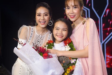 “Cô bé triệu view” Hà Quỳnh Như đăng quang Giọng hát Việt  nhí