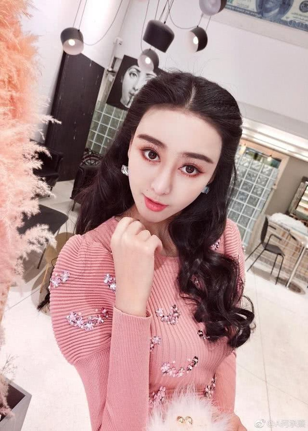 Cuộc đời cô gái bỏ hàng chục tỷ đồng để phẫu thuật giống Phạm Băng Băng - 4 Cuộc đời cô gái bỏ hàng chục tỷ đồng để phẫu thuật giống Phạm Băng Băng - 4