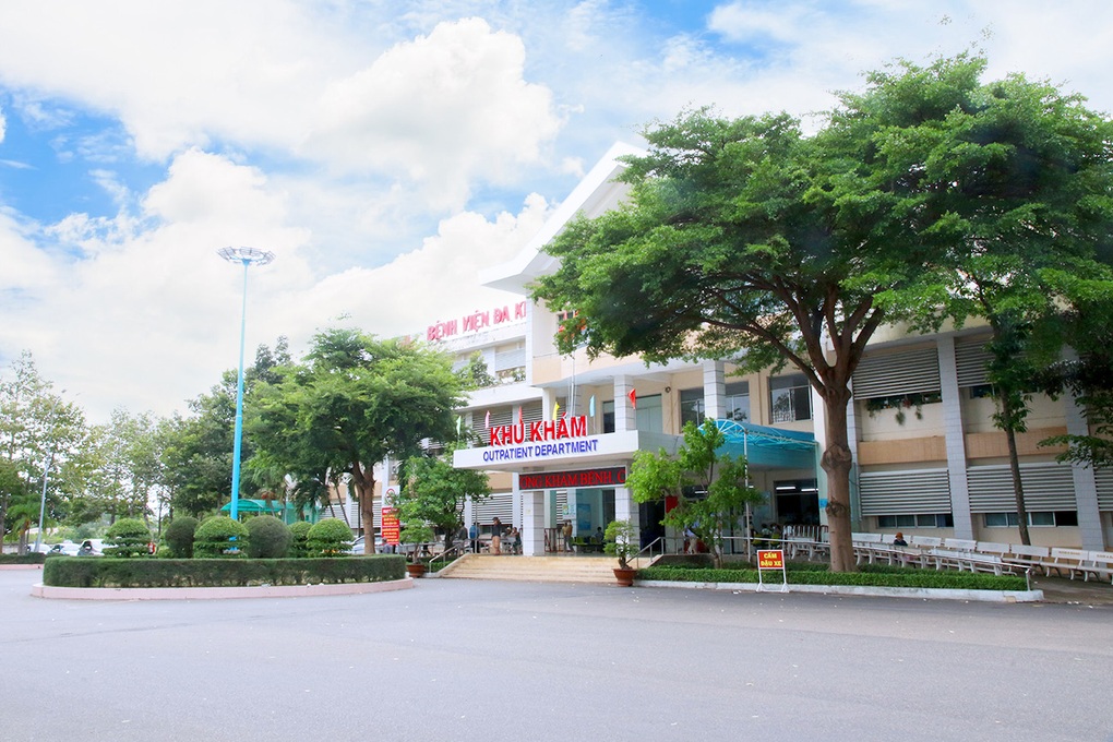 មនុស្សរាប់សិបនាក់ត្រូវបានបញ្ជូនទៅមន្ទីរពេទ្យនៅខេត្ត Lam Dong ដែលសង្ស័យថាពុលអាហារ - ១ Hàng chục người nhập viện cấp cứu ở Lâm Đồng nghi ngộ độc thực phẩm - 1