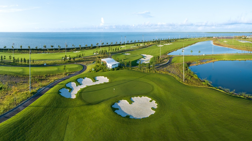 Dragon Golf Links khánh thành giai đoạn 2 - hoàn thiện 27 hố golf theo chuẩn quốc tế - 3 Dragon Golf Links khánh thành giai đoạn 2 - hoàn thiện 27 hố golf theo chuẩn quốc tế - 3