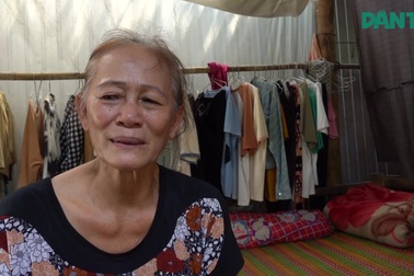 Người vợ già cầu xin cứu giúp chồng vượt qua bệnh tật