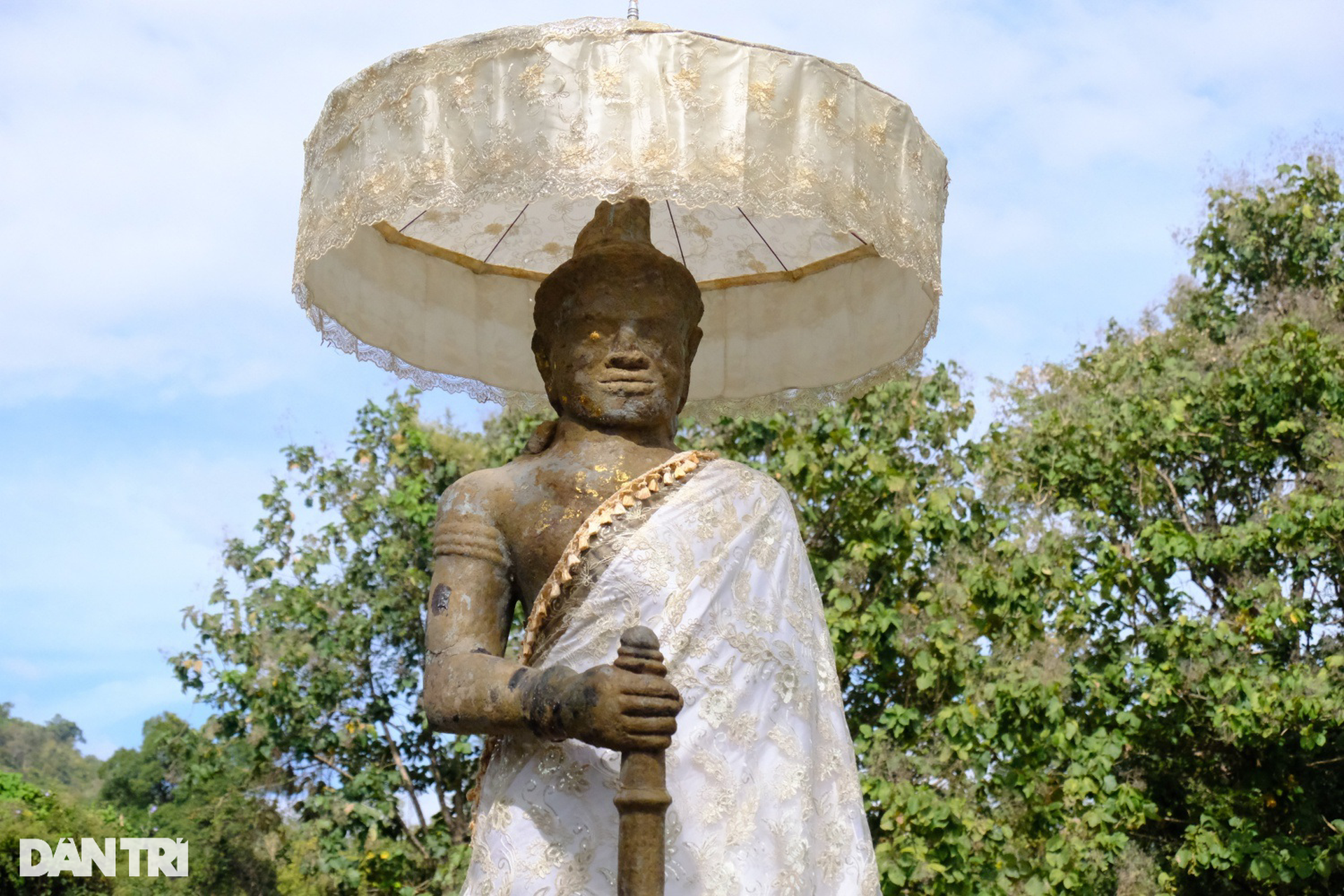 Ngôi đền cổ nhất Lào, điểm du xuân hút khách Việt - 2 Ngôi đền cổ nhất Lào, điểm du xuân hút khách Việt - 2