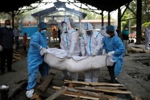 Ấn Độ quay cuồng trong cơn "sóng thần" Covid-19