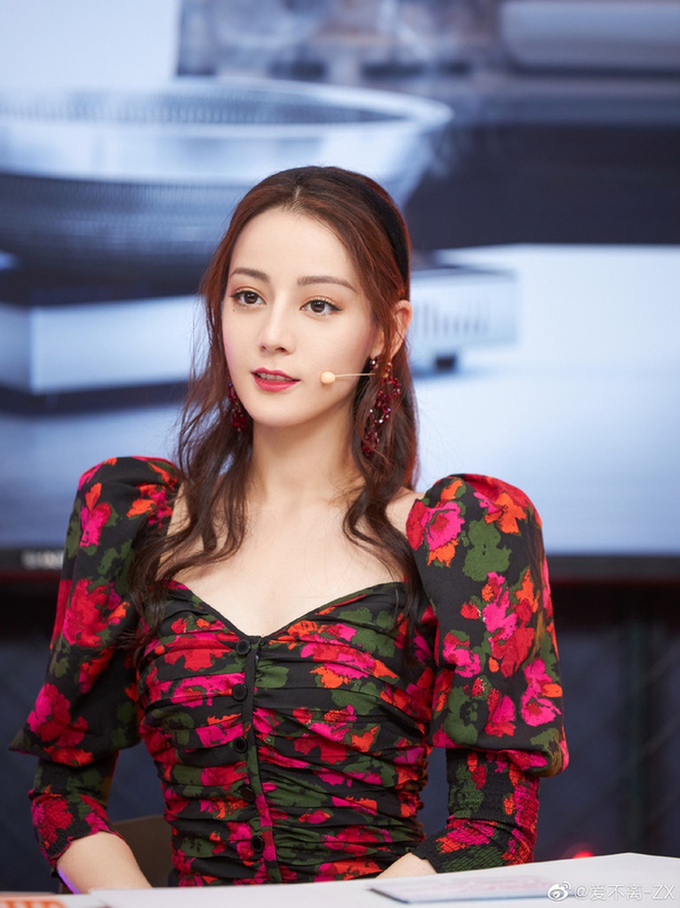 Thần thái đỉnh cao và nhan sắc cuốn hút của mỹ nhân Địch Lệ Nhiệt Ba - 9