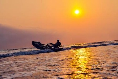Đẹp “mê hồn” mặt trời trên biển Cô Tô