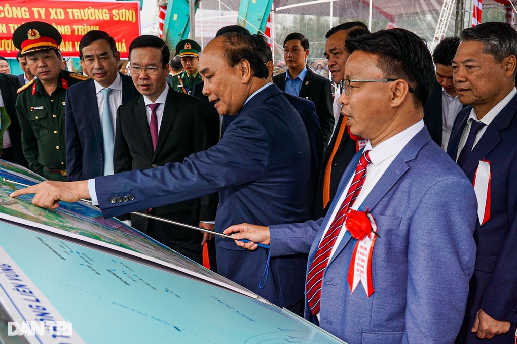 Chủ tịch nước: Xây dựng cảng Liên Chiểu là đầu tư cho cả vùng miền Trung - 3 Chủ tịch nước: Xây dựng cảng Liên Chiểu là đầu tư cho cả vùng miền Trung - 3